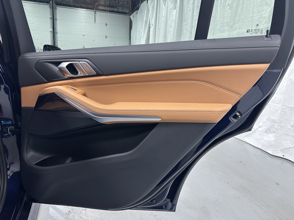 Vehicle image 54 of 74