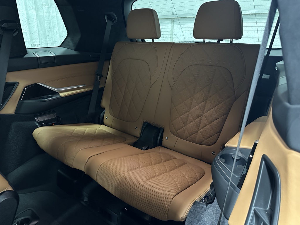 Vehicle image 51 of 74