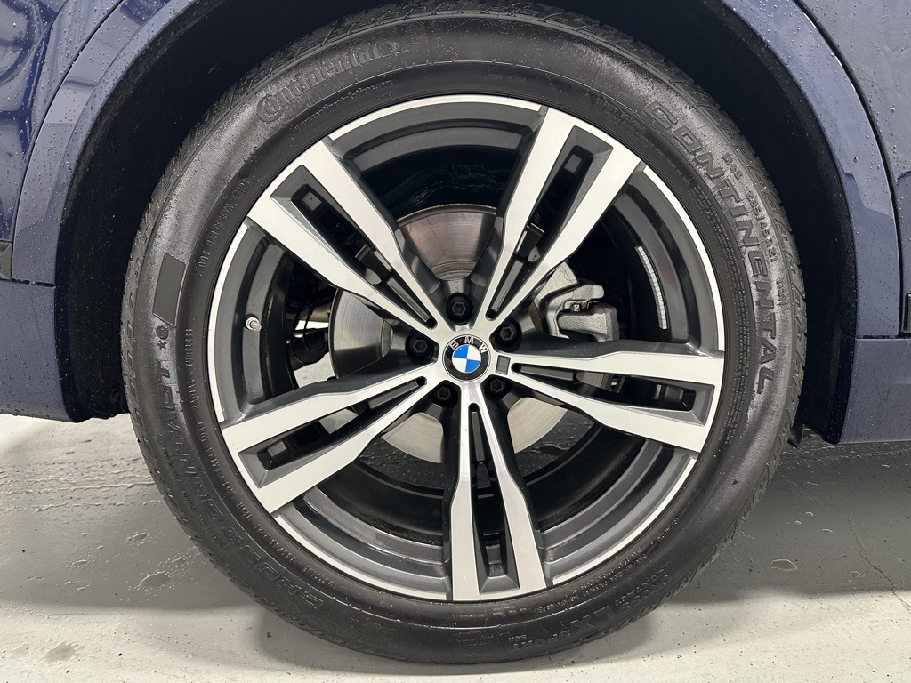 Vehicle image 70 of 74