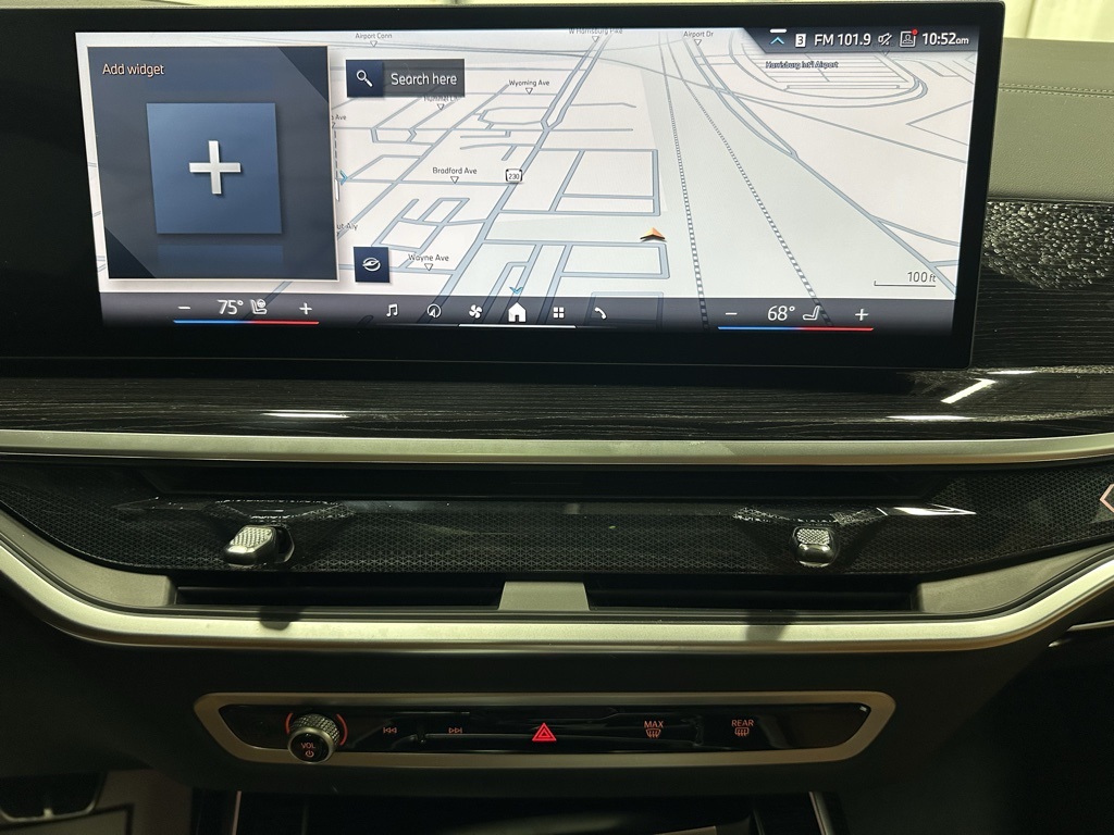 Vehicle image 25 of 74