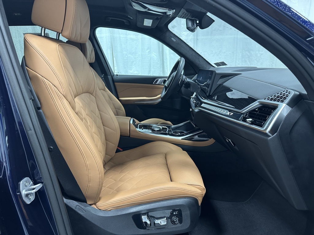 Vehicle image 65 of 74