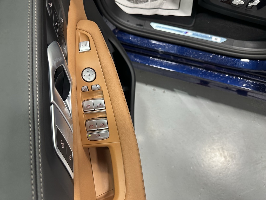 Vehicle image 9 of 74