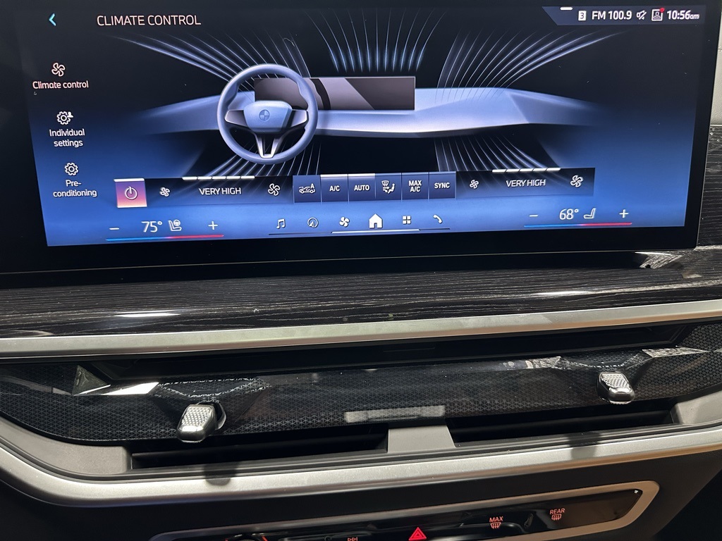 Vehicle image 28 of 74