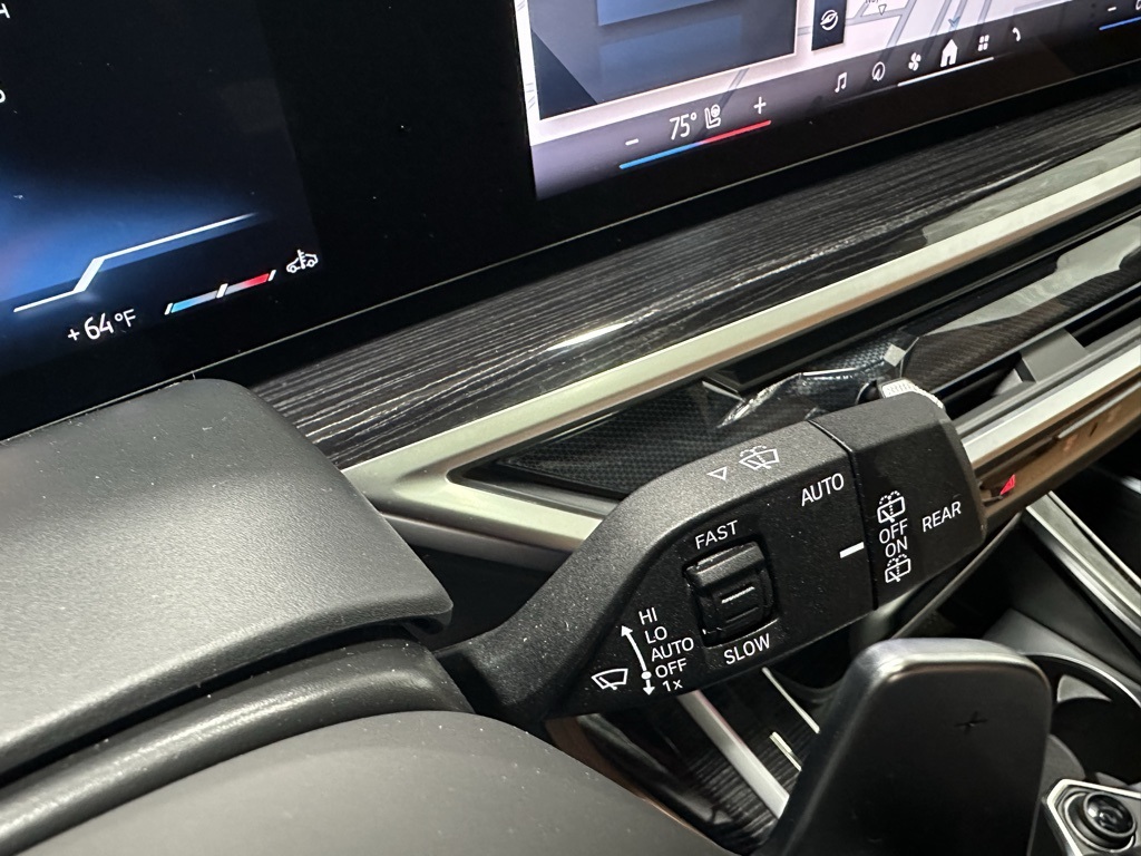 Vehicle image 22 of 74