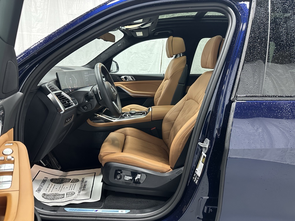Vehicle image 10 of 74