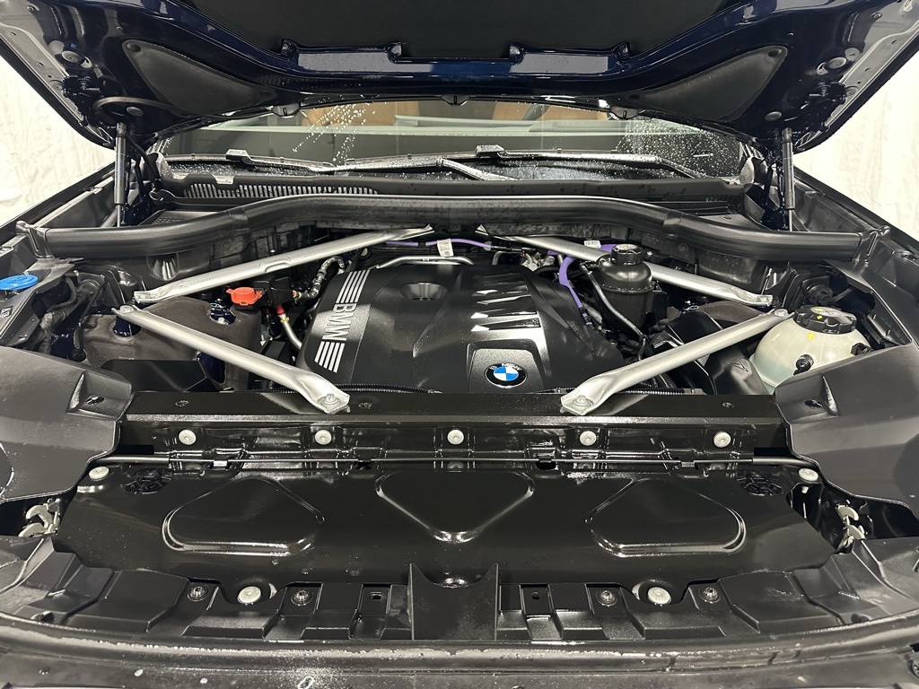 Vehicle image 72 of 74
