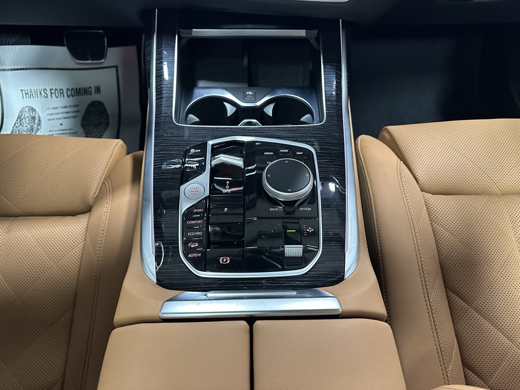 Vehicle image 39 of 74
