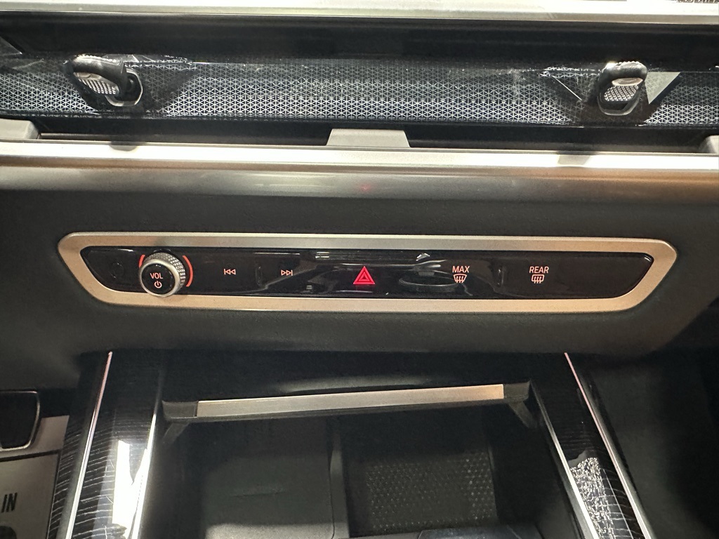 Vehicle image 38 of 74