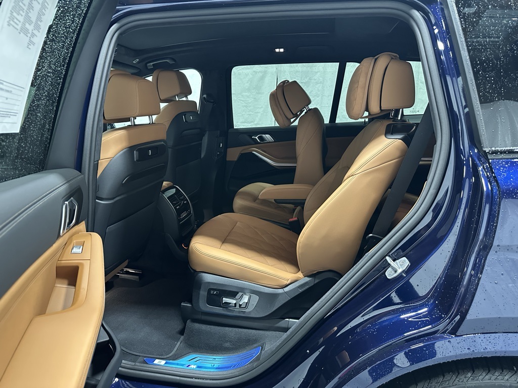 Vehicle image 46 of 74