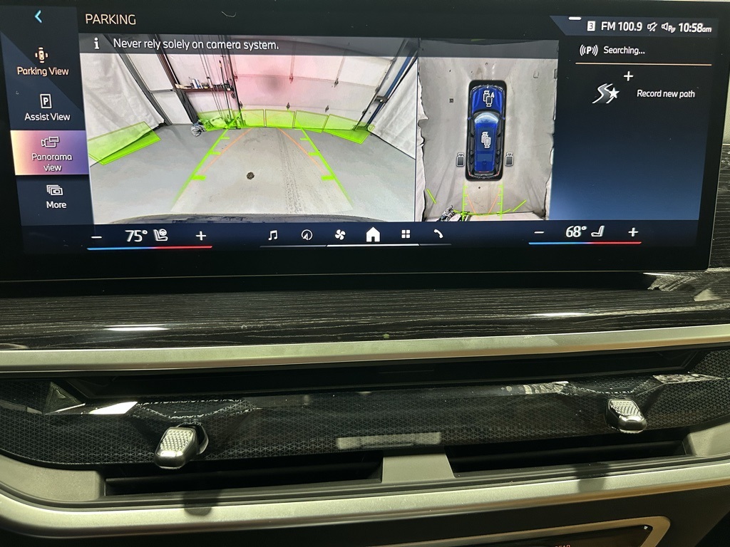 Vehicle image 37 of 74