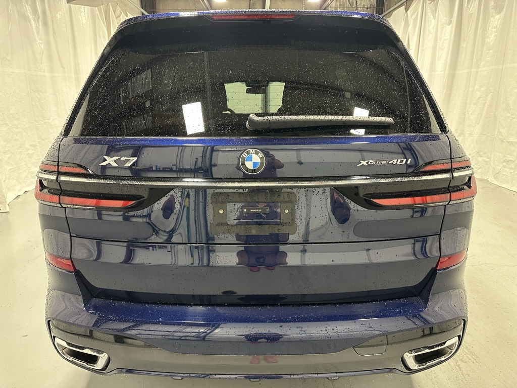 Vehicle image 5 of 74