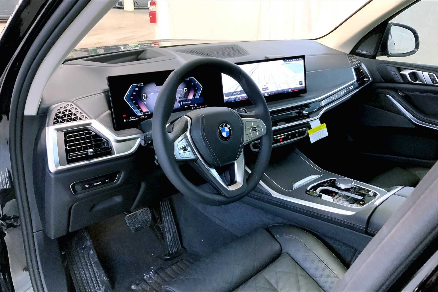 Vehicle image 9 of 22