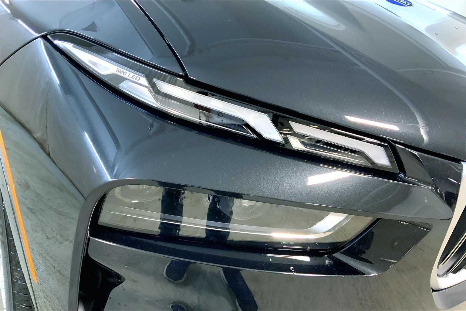 Vehicle image 13 of 22