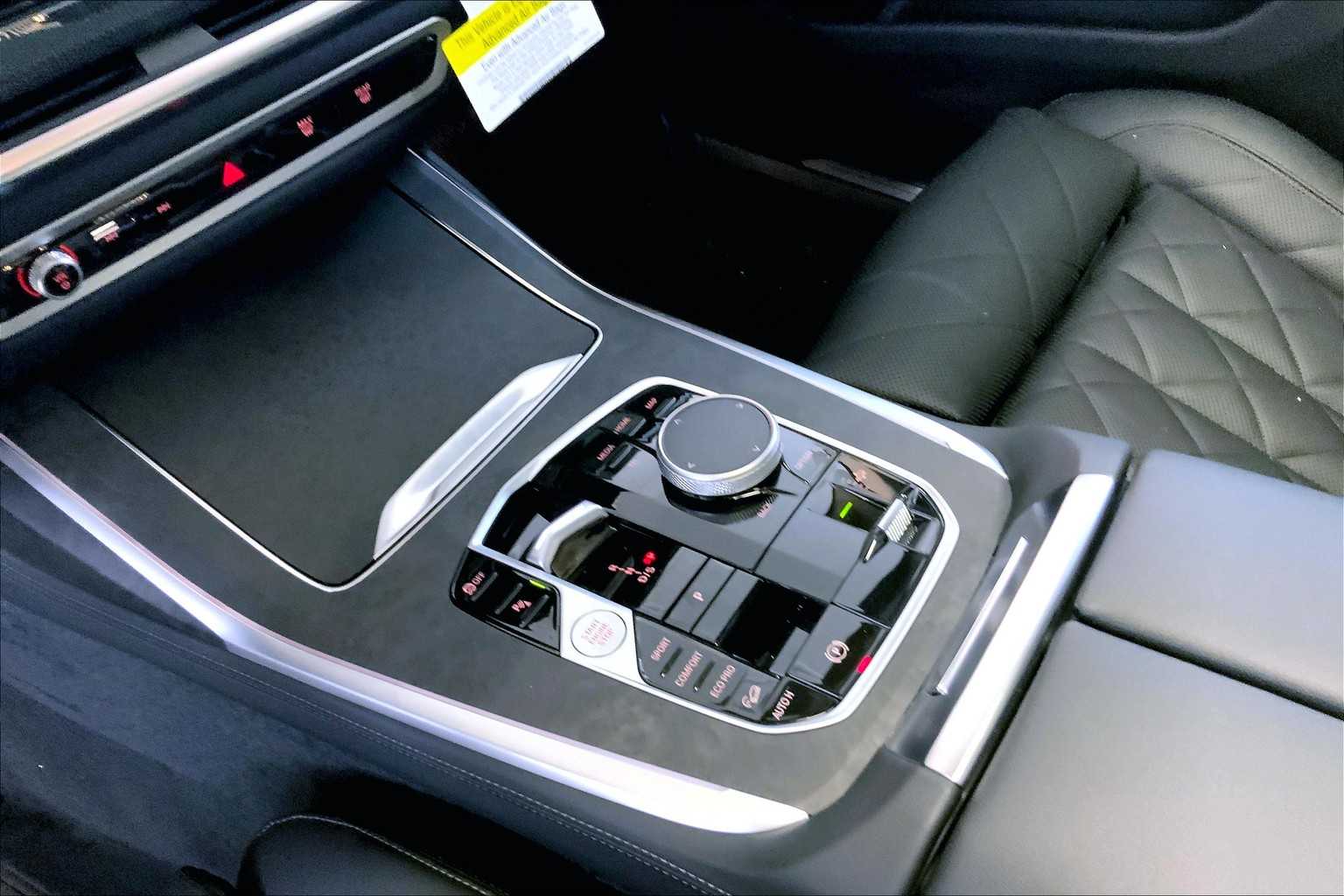 Vehicle image 8 of 22