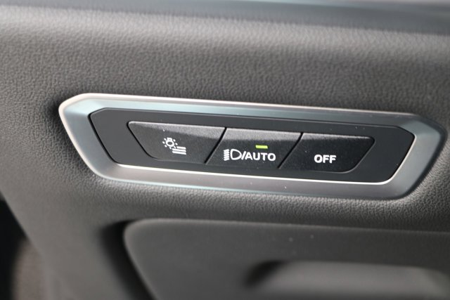 Vehicle image 24 of 37