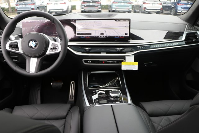 Vehicle image 28 of 37