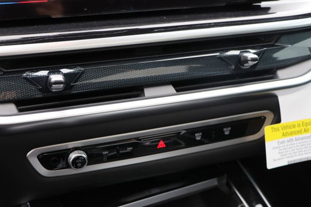 Vehicle image 22 of 37