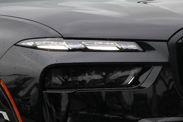 Vehicle image 9 of 37