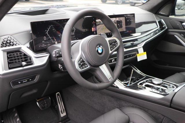 Vehicle image 13 of 37