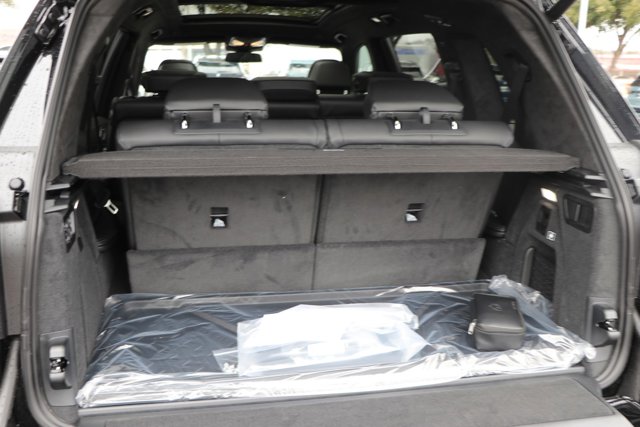 Vehicle image 35 of 37