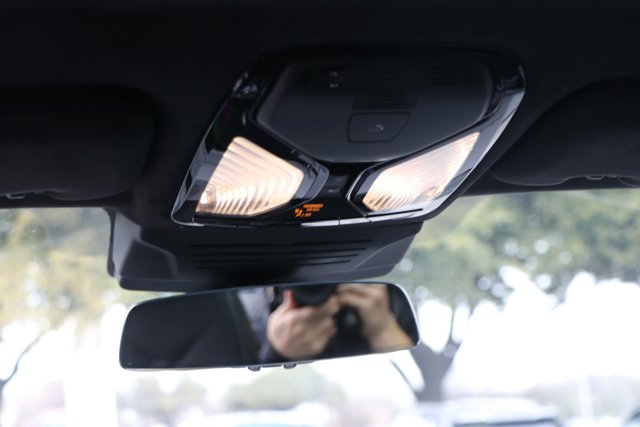 Vehicle image 29 of 37