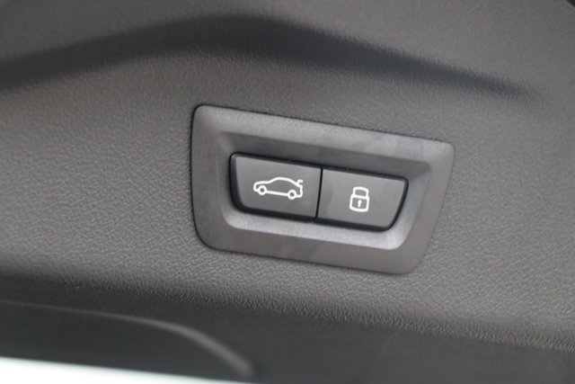 Vehicle image 36 of 37