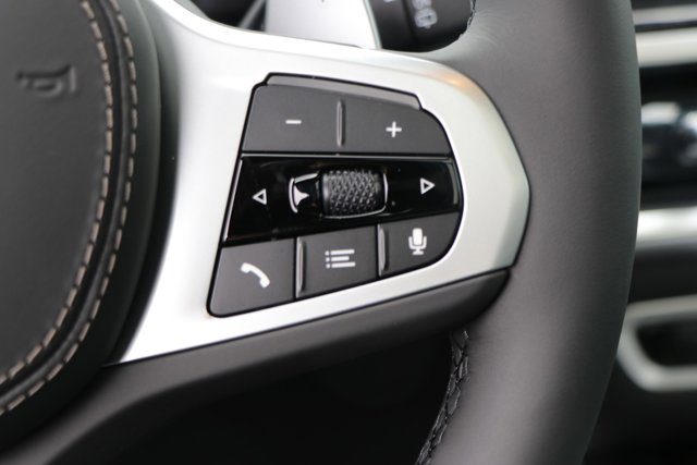 Vehicle image 18 of 37