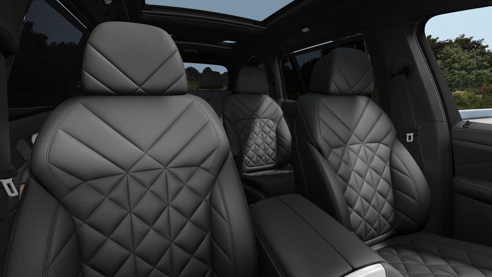 Vehicle image 11 of 14