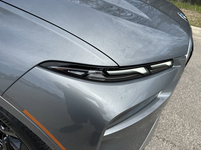 Vehicle image 10 of 37