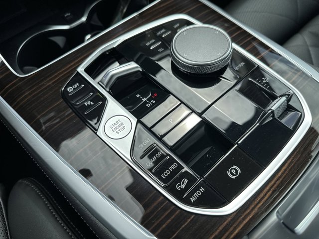 Vehicle image 28 of 37