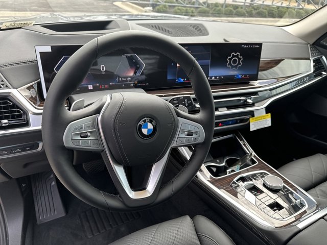 Vehicle image 17 of 37
