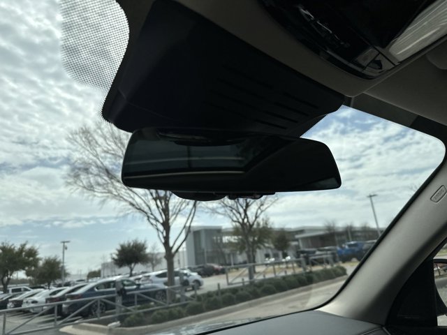 Vehicle image 29 of 37