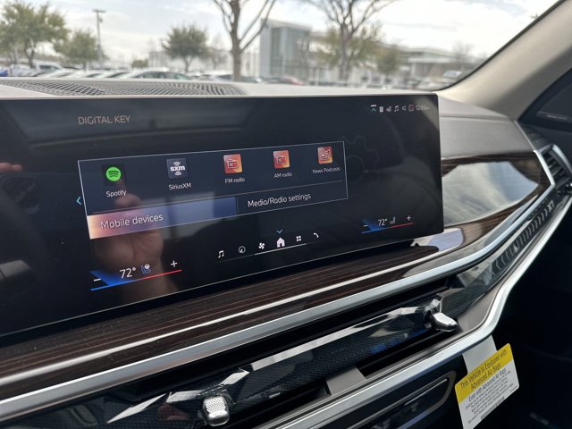 Vehicle image 25 of 37