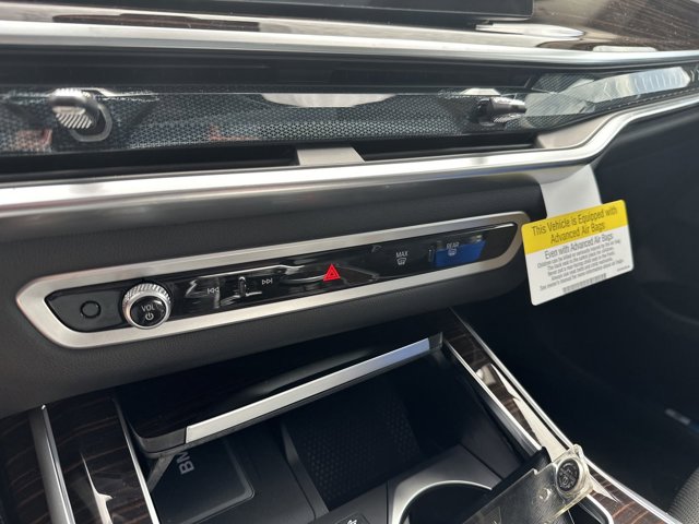 Vehicle image 31 of 37