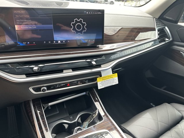 Vehicle image 24 of 37