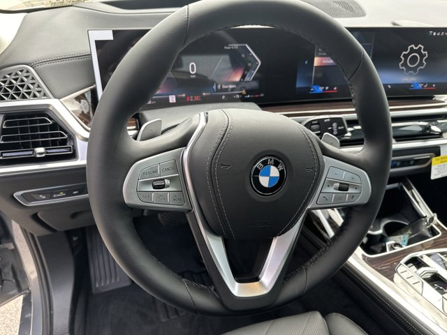 Vehicle image 18 of 37