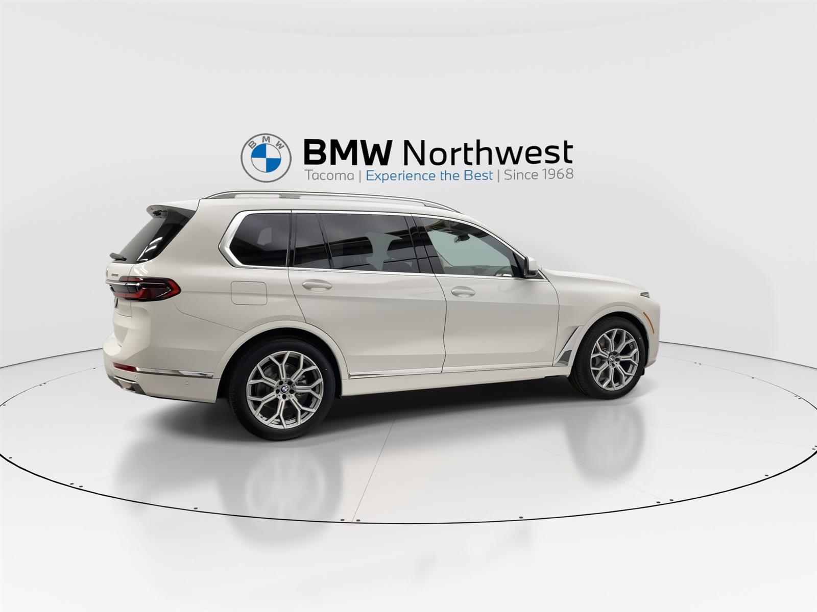 Vehicle image 10 of 31