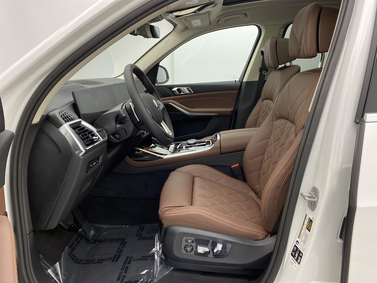 Vehicle image 25 of 31