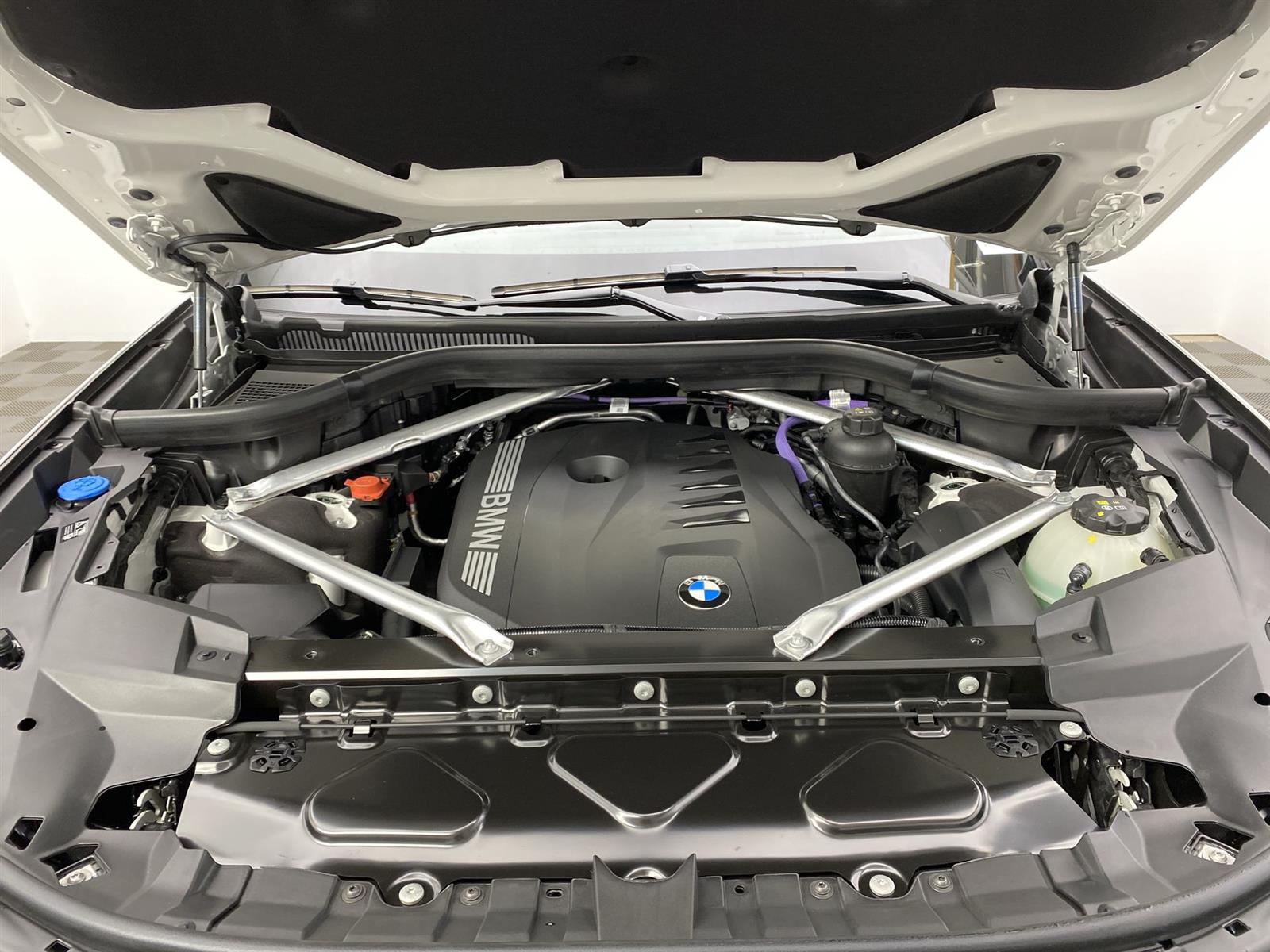 Vehicle image 20 of 31