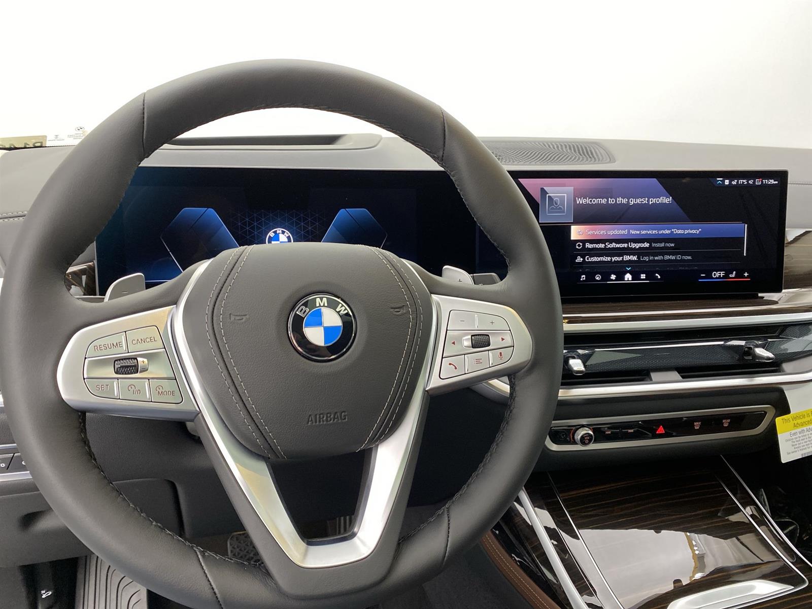 Vehicle image 22 of 31