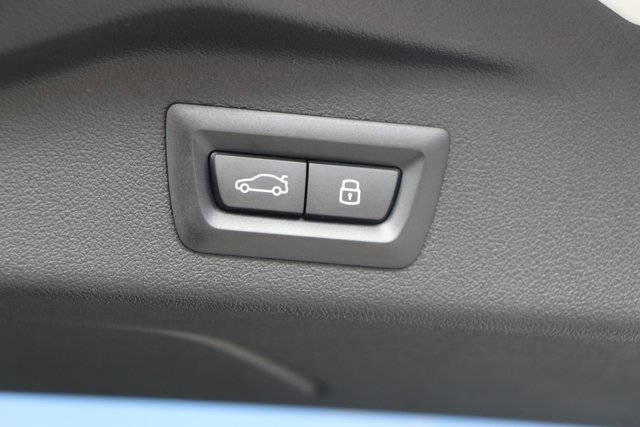 Vehicle image 37 of 38