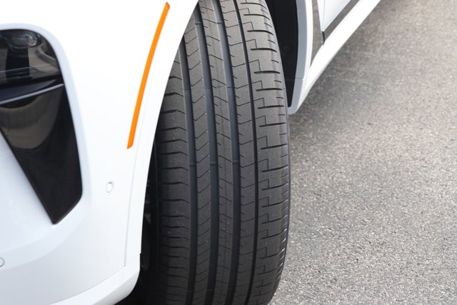 Vehicle image 11 of 38