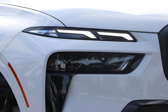 Vehicle image 9 of 38
