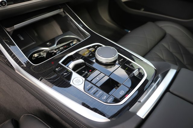 Vehicle image 23 of 38