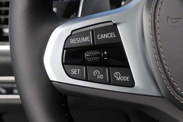 Vehicle image 17 of 38