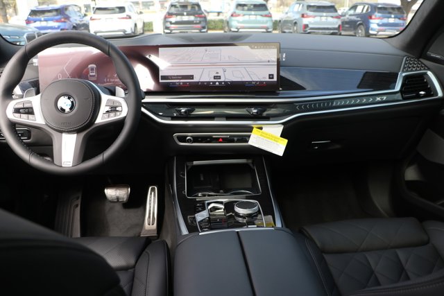 Vehicle image 28 of 38