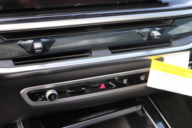 Vehicle image 22 of 38