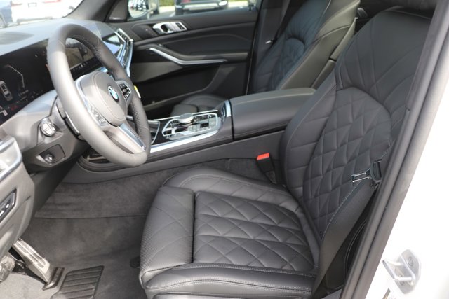 Vehicle image 14 of 38