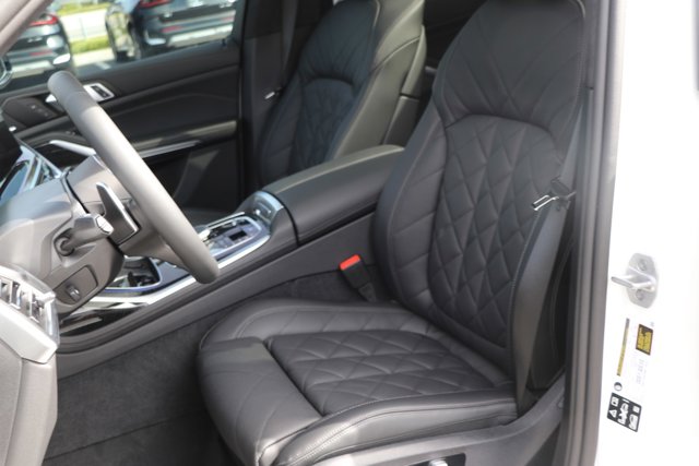 Vehicle image 15 of 38