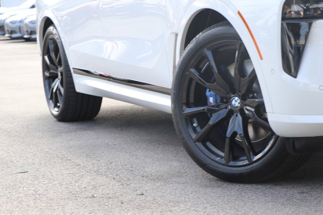 Vehicle image 8 of 38